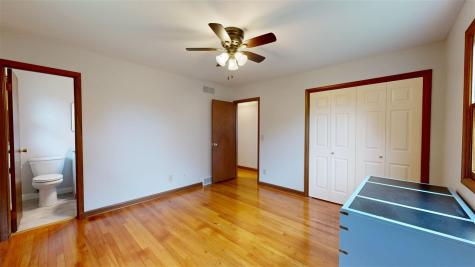 527 Mahaska Court Iowa City IA 52246