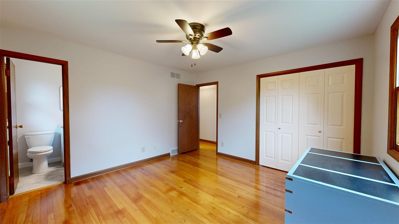 527 Mahaska Court Iowa City IA 52246