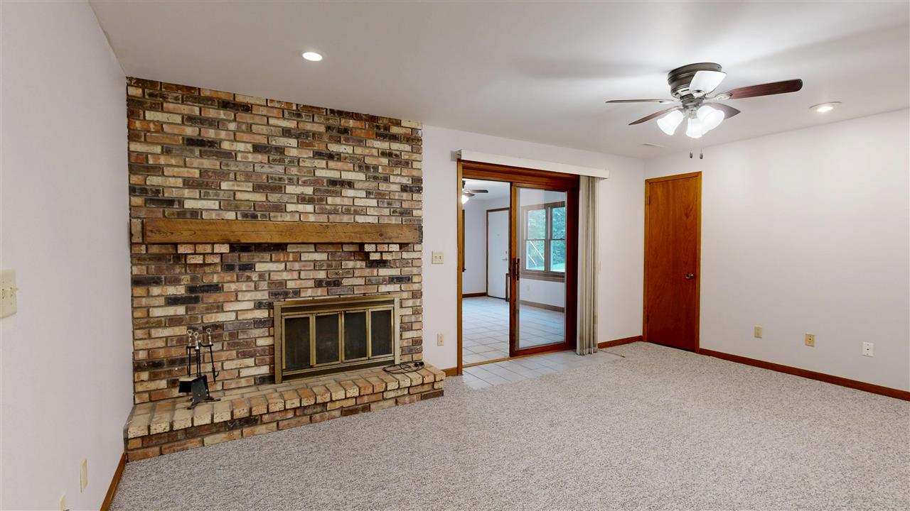 527 Mahaska Court Iowa City IA 52246