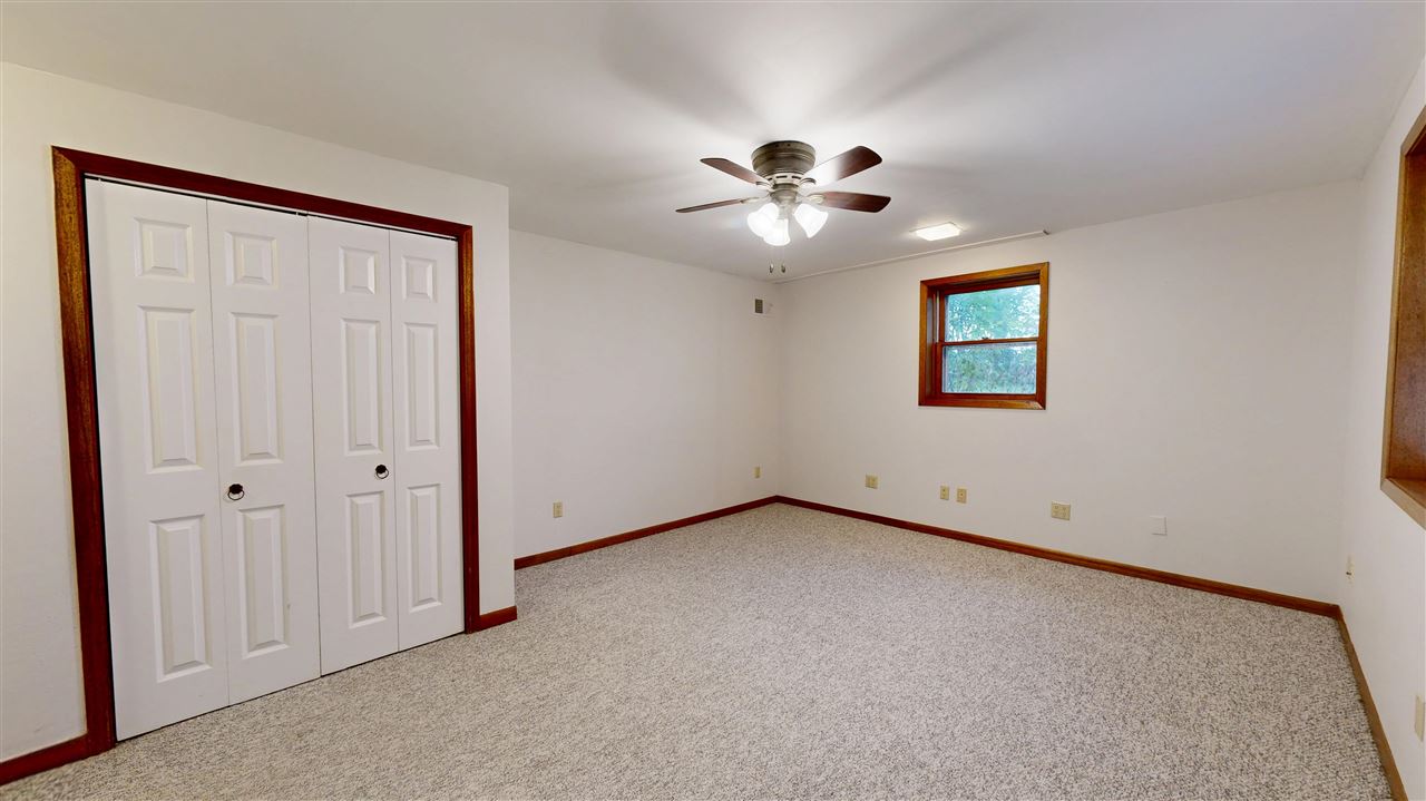 527 Mahaska Court Iowa City IA 52246