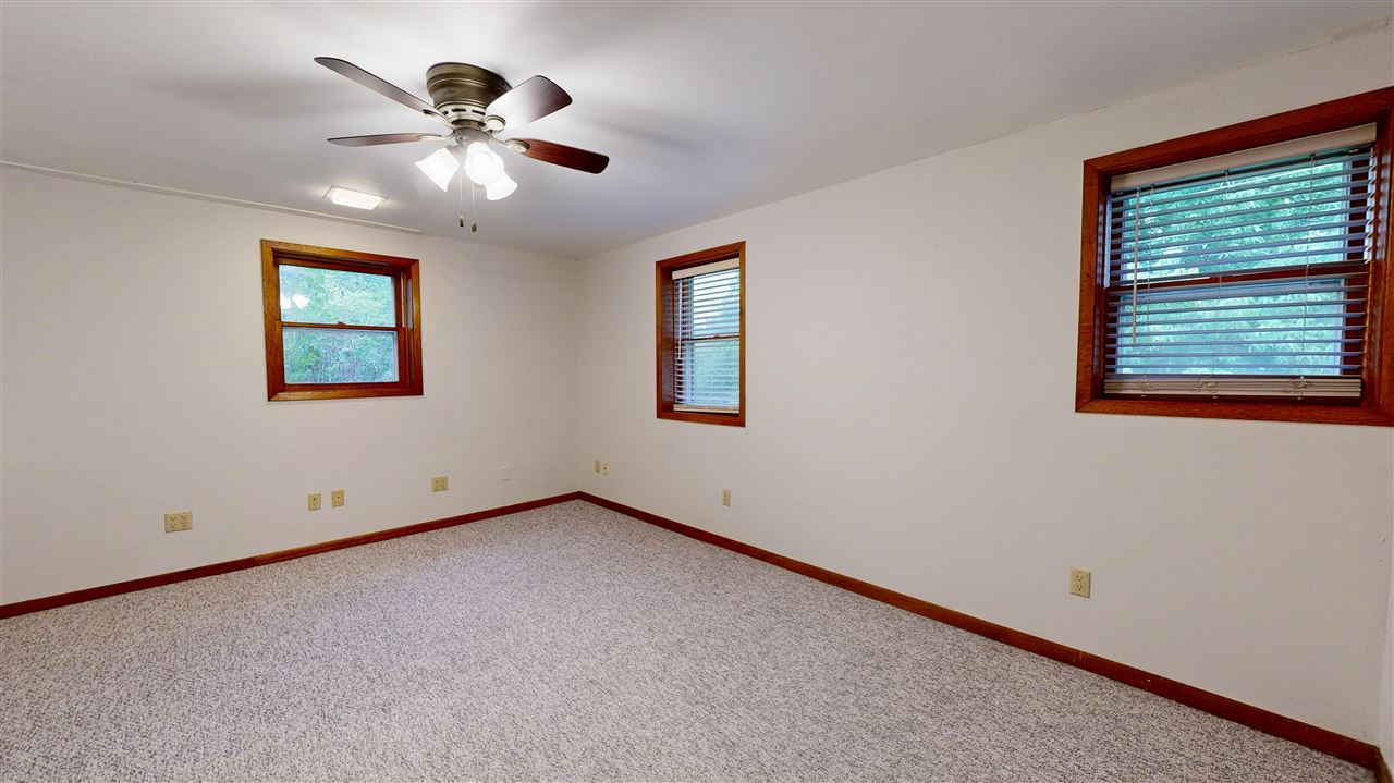 527 Mahaska Court Iowa City IA 52246