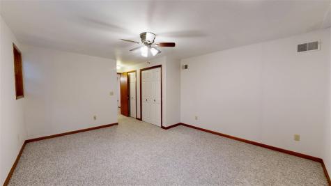 527 Mahaska Court Iowa City IA 52246