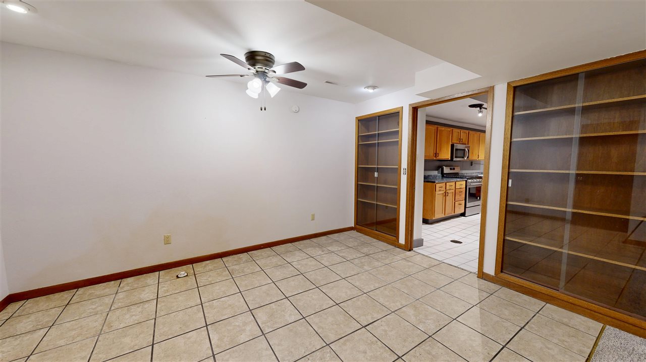 527 Mahaska Court Iowa City IA 52246
