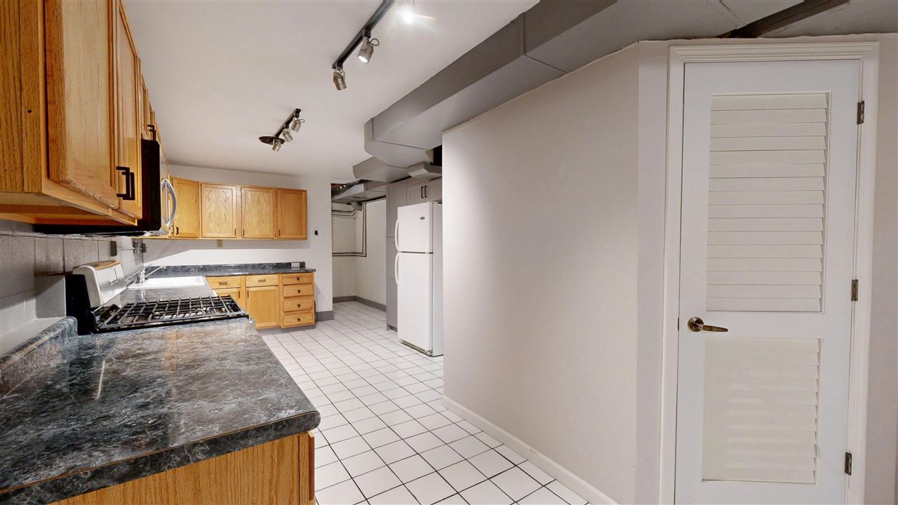 527 Mahaska Court Iowa City IA 52246