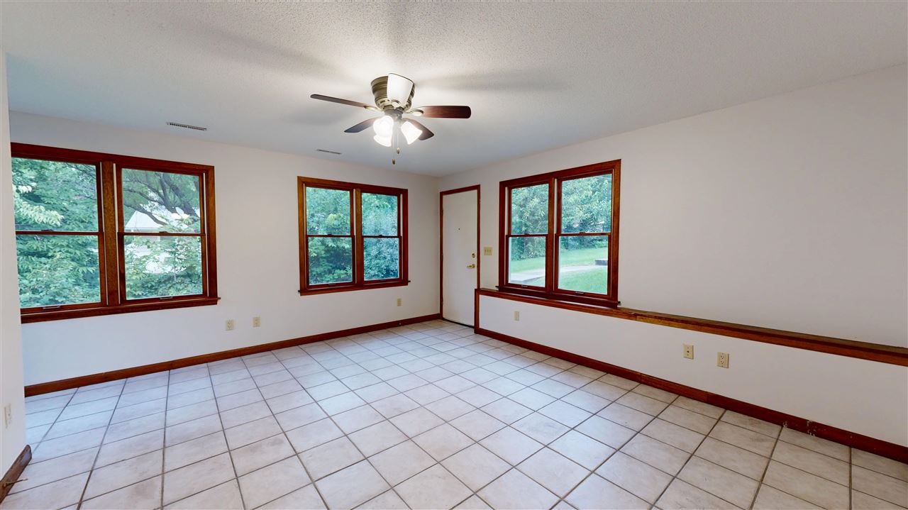 527 Mahaska Court Iowa City IA 52246