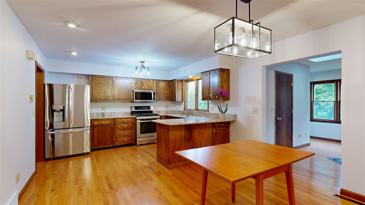 527 Mahaska Court Iowa City IA 52246