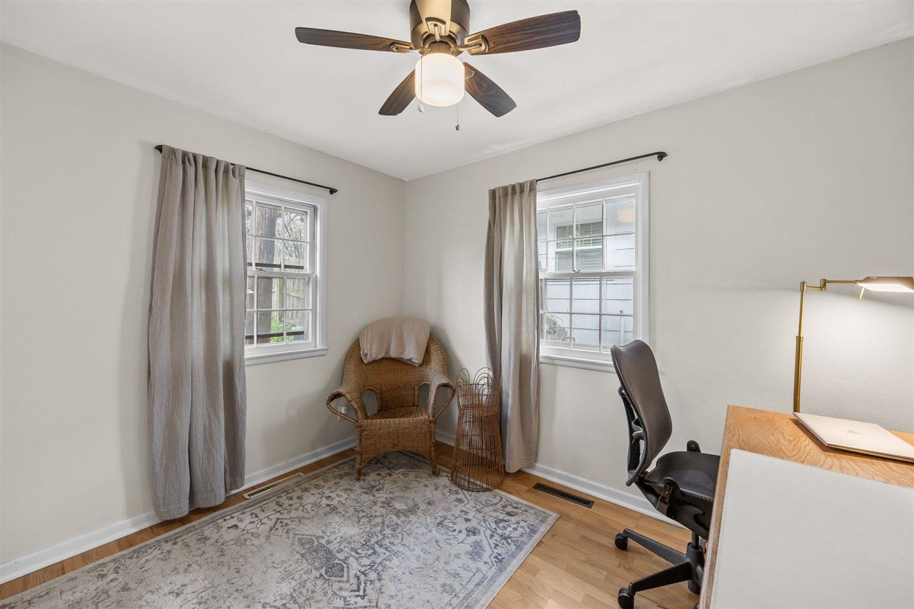 2253 Meadowbrook Drive SE Cedar Rapids IA 52403