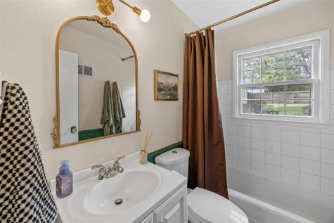 2253 Meadowbrook Drive SE Cedar Rapids IA 52403