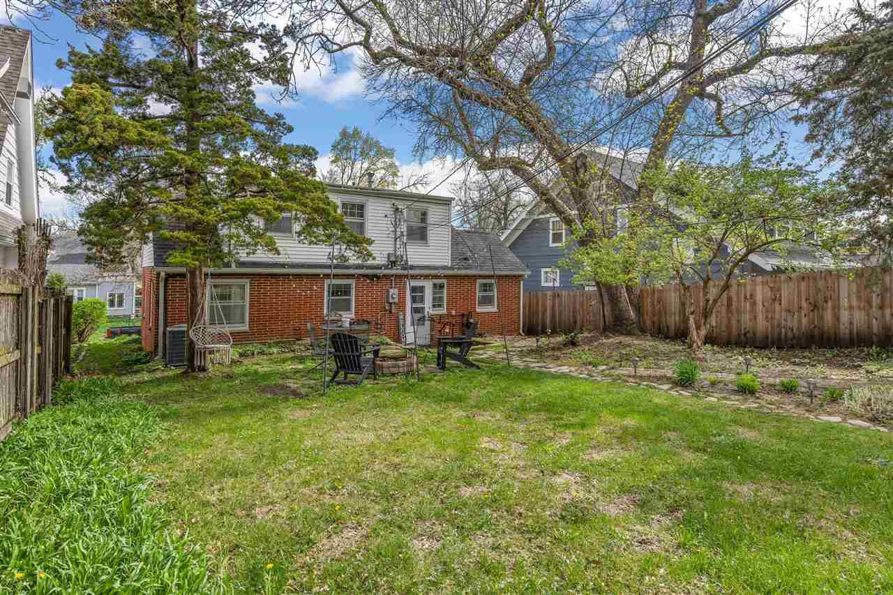 2253 Meadowbrook Drive SE Cedar Rapids IA 52403