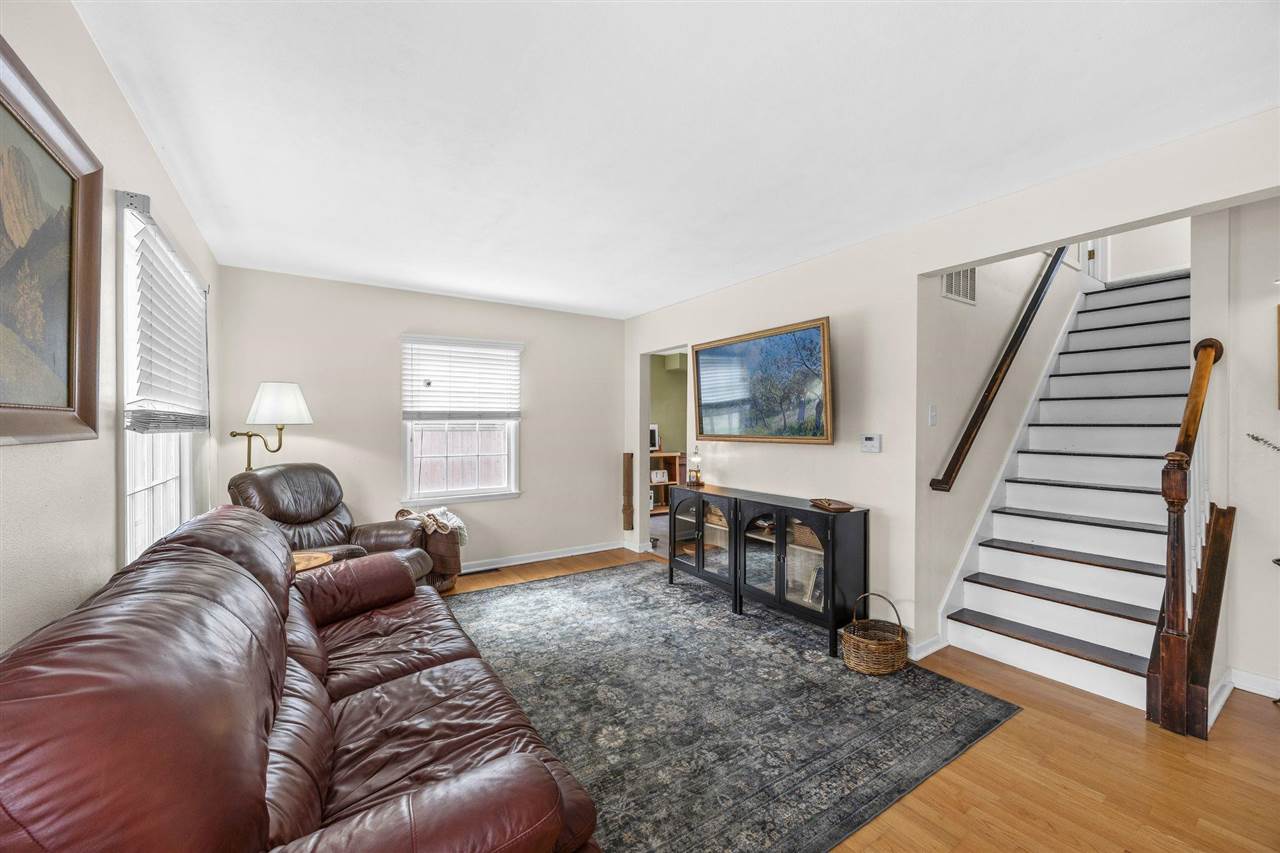 2253 Meadowbrook Drive SE Cedar Rapids IA 52403