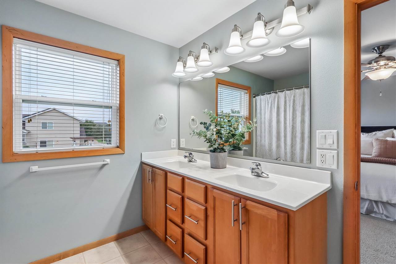 230 Lockview Avenue North Liberty IA 52317