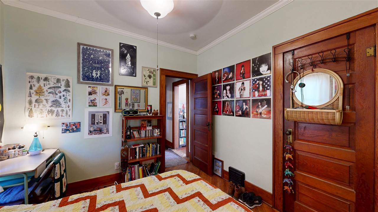 1112 2nd Avenue Iowa City IA 52240-2002