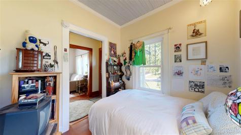 1112 2nd Avenue Iowa City IA 52240-2002