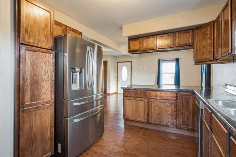43 Vinton Street Palo IA 52324