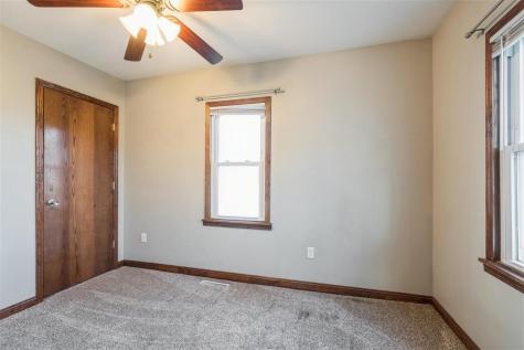 43 Vinton Street Palo IA 52324