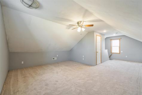 43 Vinton Street Palo IA 52324