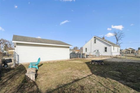 43 Vinton Street Palo IA 52324