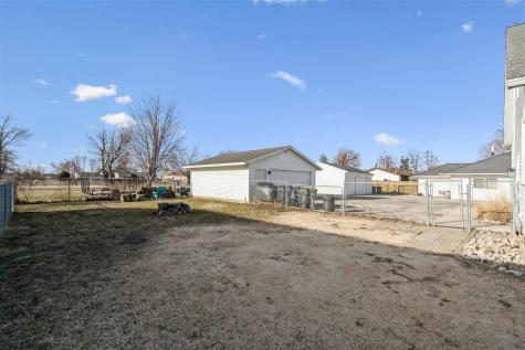 43 Vinton Street Palo IA 52324