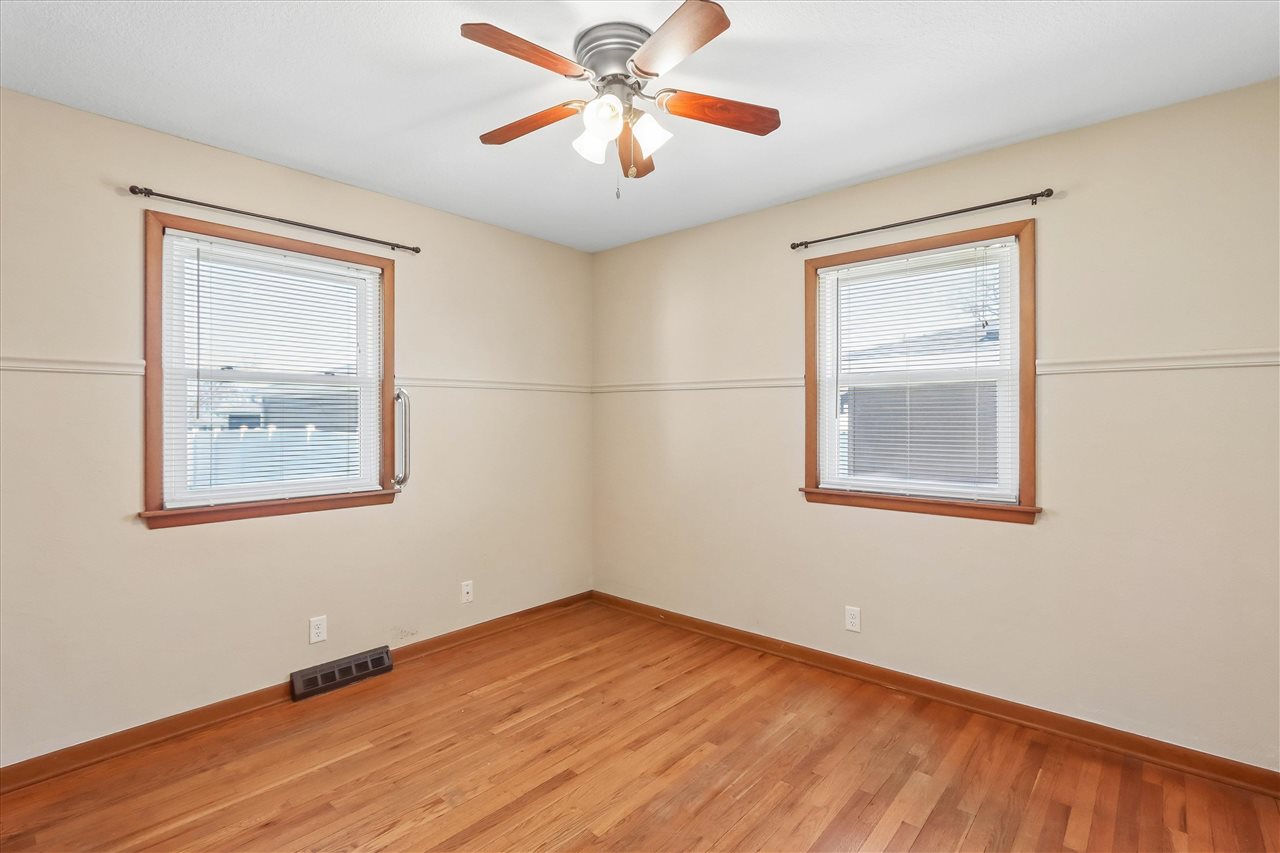 28 SW 29th Avenue Cedar Rapids IA 52404
