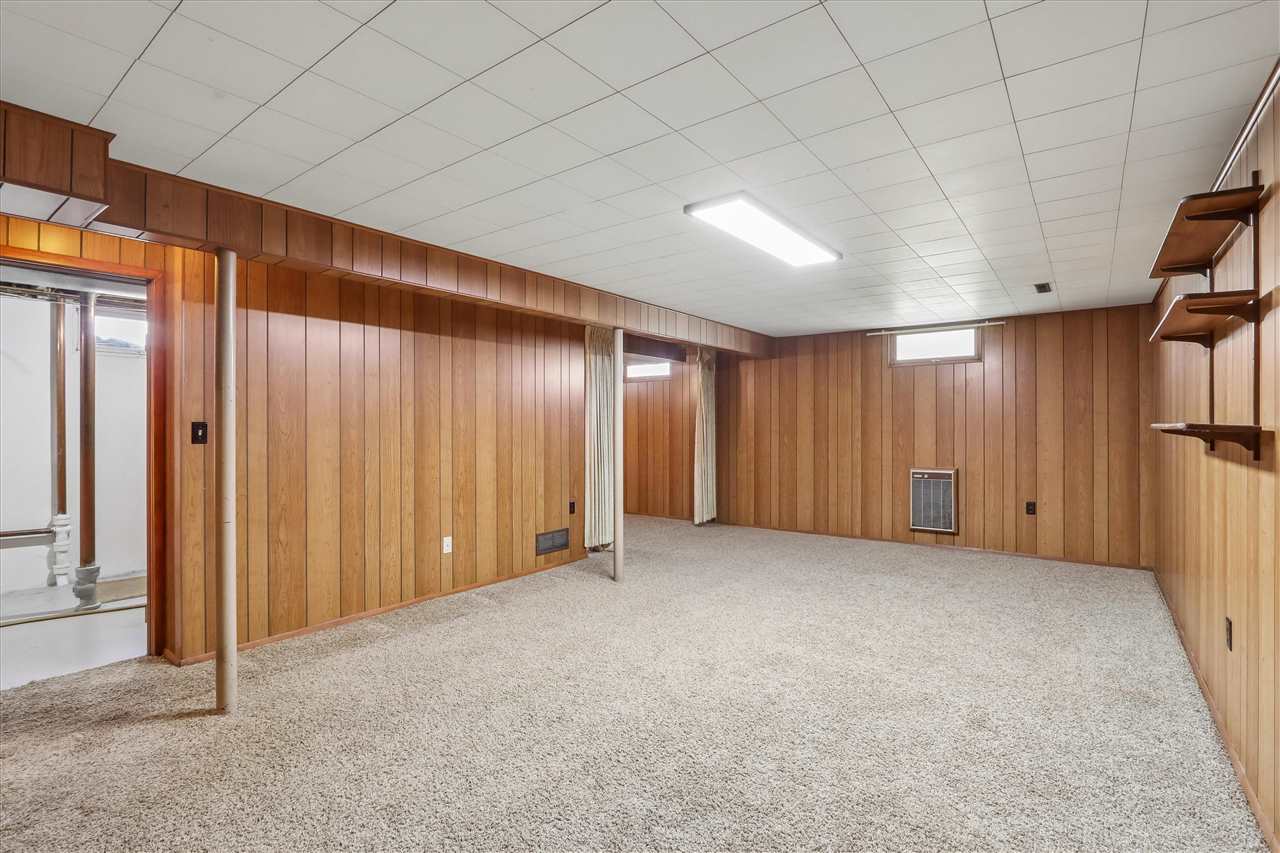 28 SW 29th Avenue Cedar Rapids IA 52404