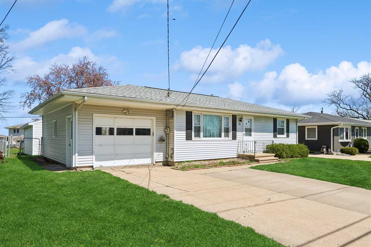 28 SW 29th Avenue Cedar Rapids IA 52404