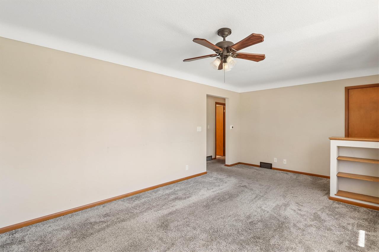 28 SW 29th Avenue Cedar Rapids IA 52404