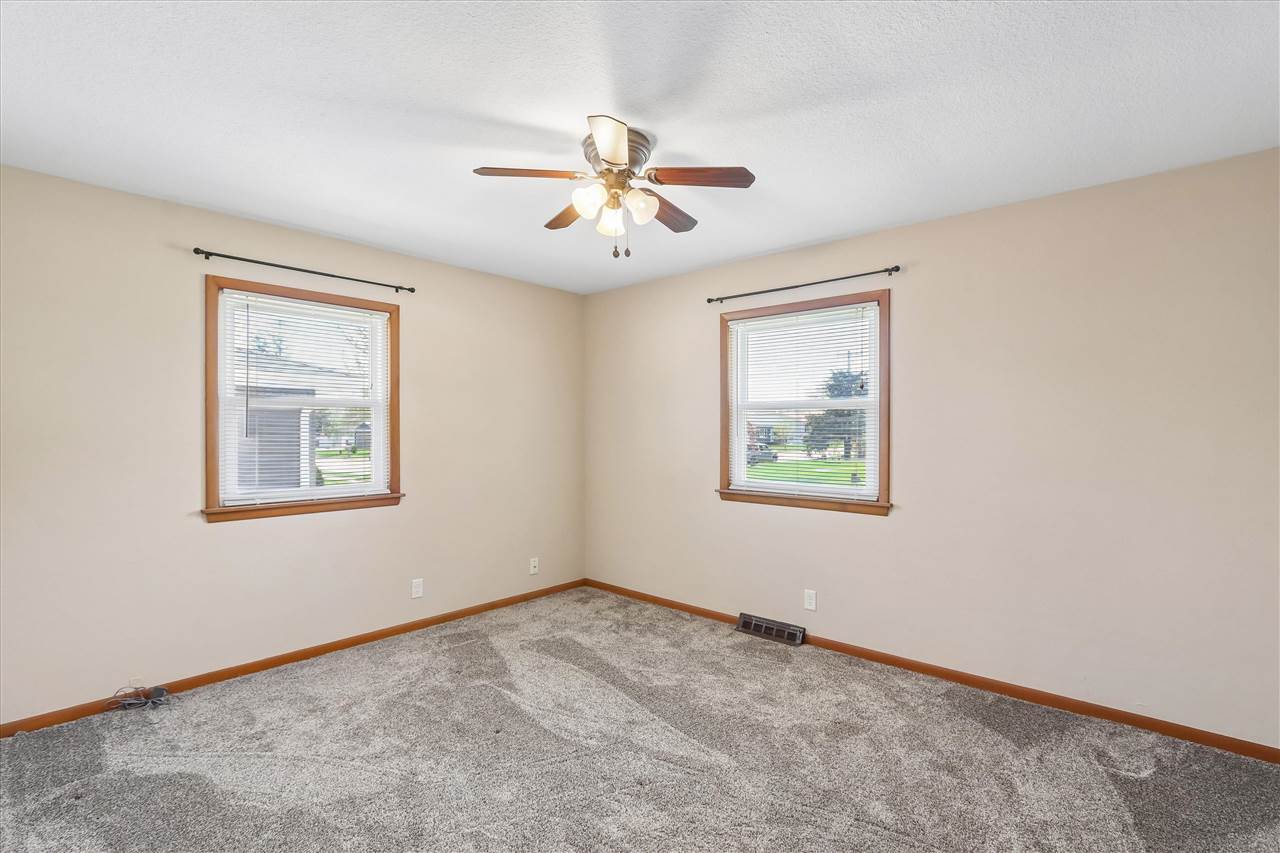28 SW 29th Avenue Cedar Rapids IA 52404