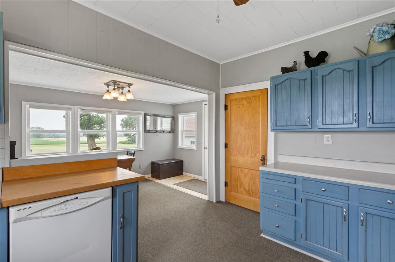 9996 W Avenue Columbus Junction IA 52738-0000