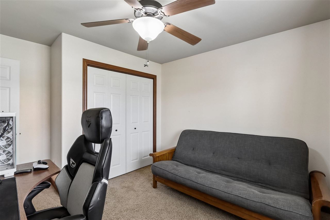 1542 Red Oak Drive North Liberty IA 52317