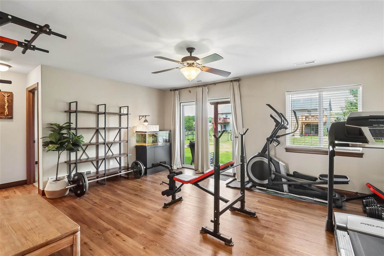 1542 Red Oak Drive North Liberty IA 52317