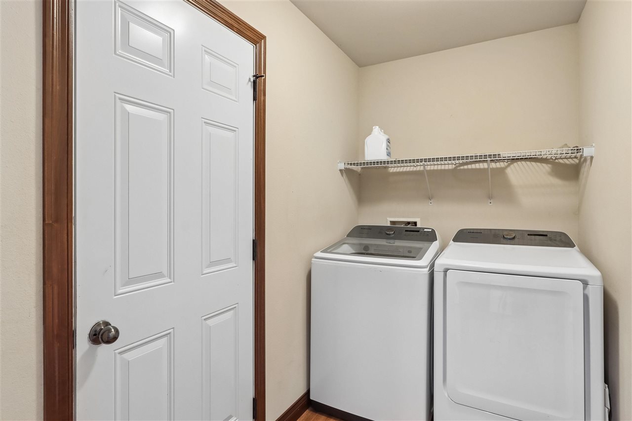 1542 Red Oak Drive North Liberty IA 52317