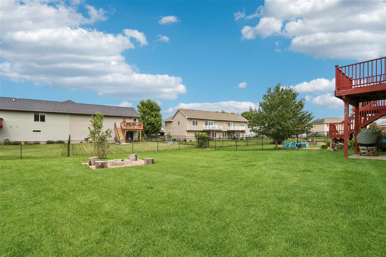 1542 Red Oak Drive North Liberty IA 52317