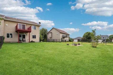 1542 Red Oak Drive North Liberty IA 52317