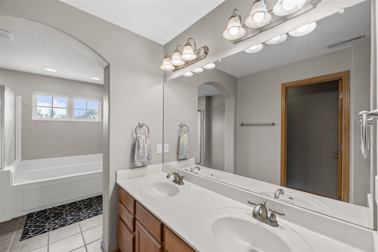 2812 Broken Woods Drive Coralville IA 52241