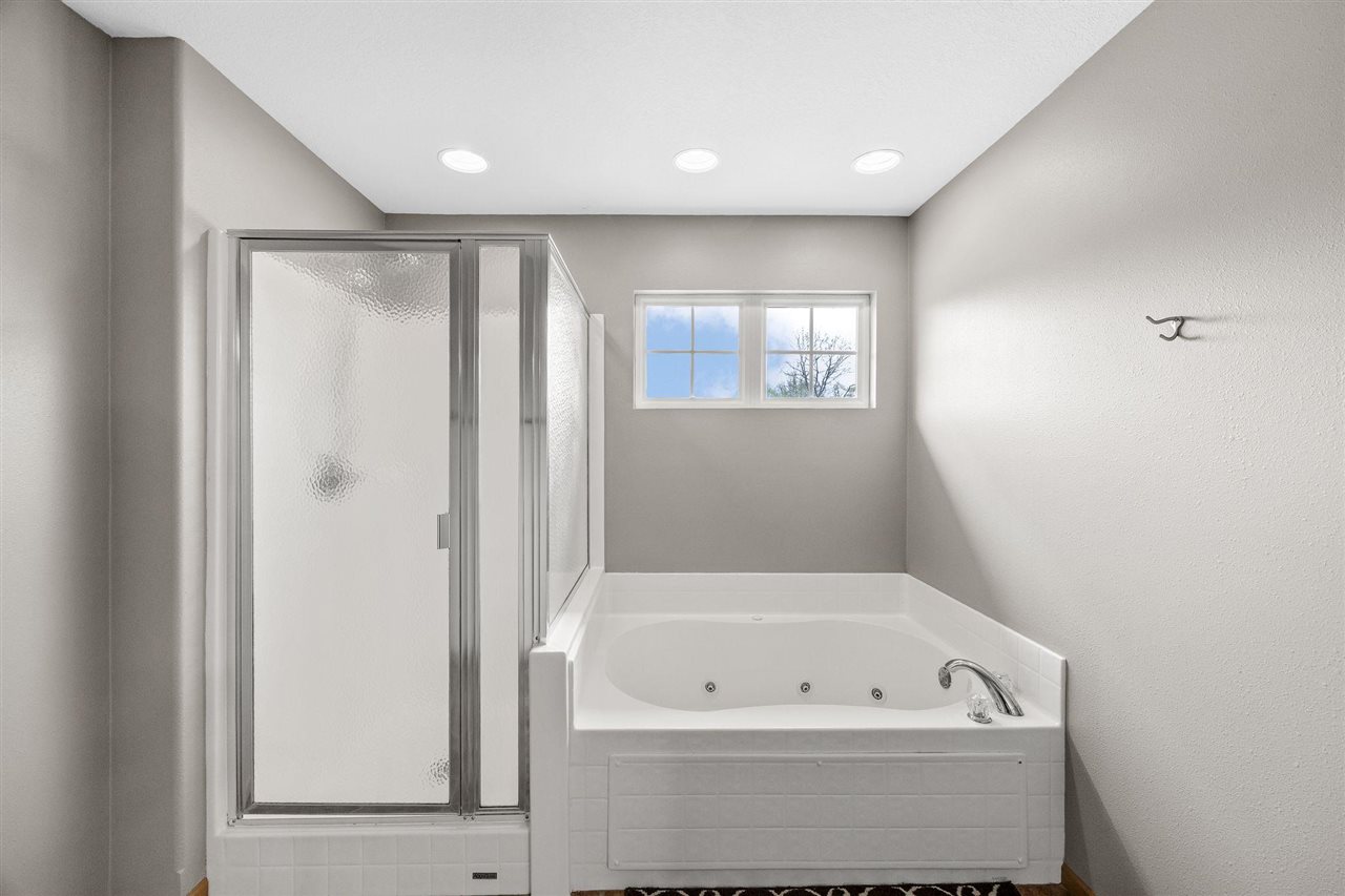 2812 Broken Woods Drive Coralville IA 52241
