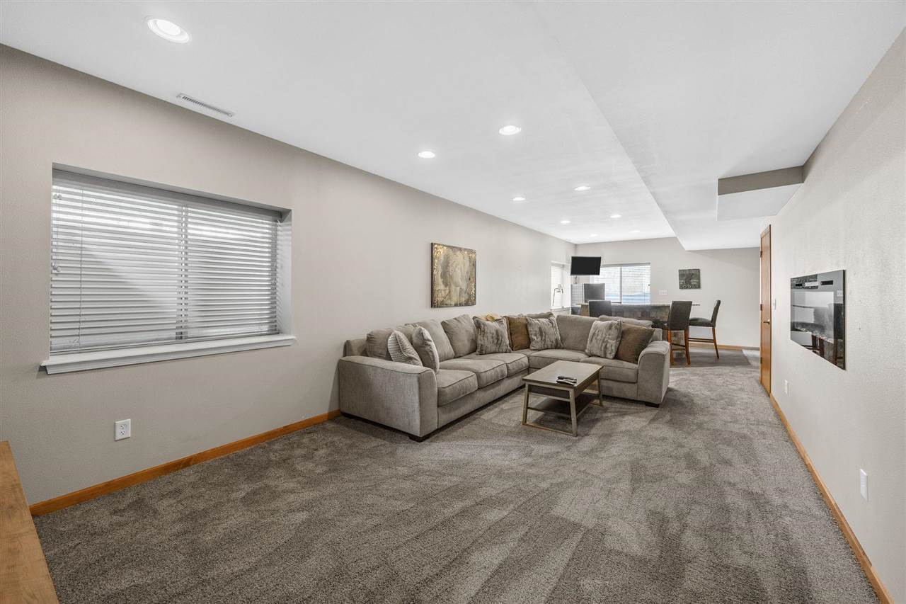 2812 Broken Woods Drive Coralville IA 52241