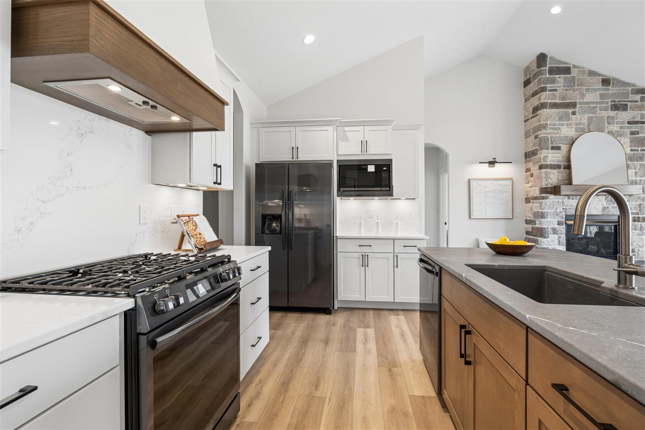 900 Crestview Drive Solon IA 52333