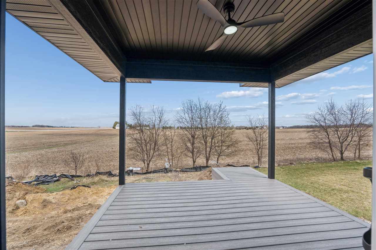 900 Crestview Drive Solon IA 52333