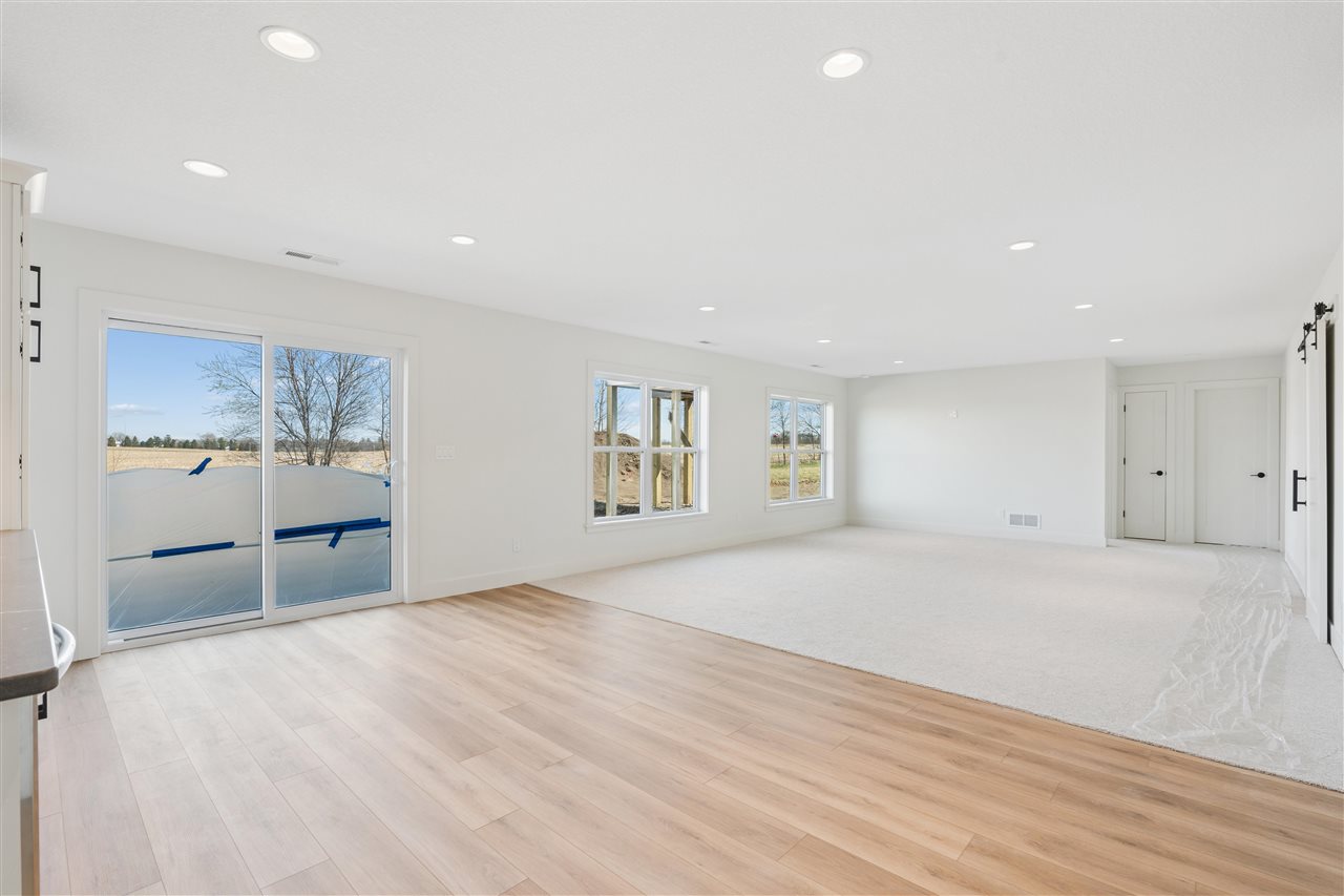 900 Crestview Drive Solon IA 52333