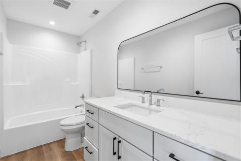 900 Crestview Drive Solon IA 52333