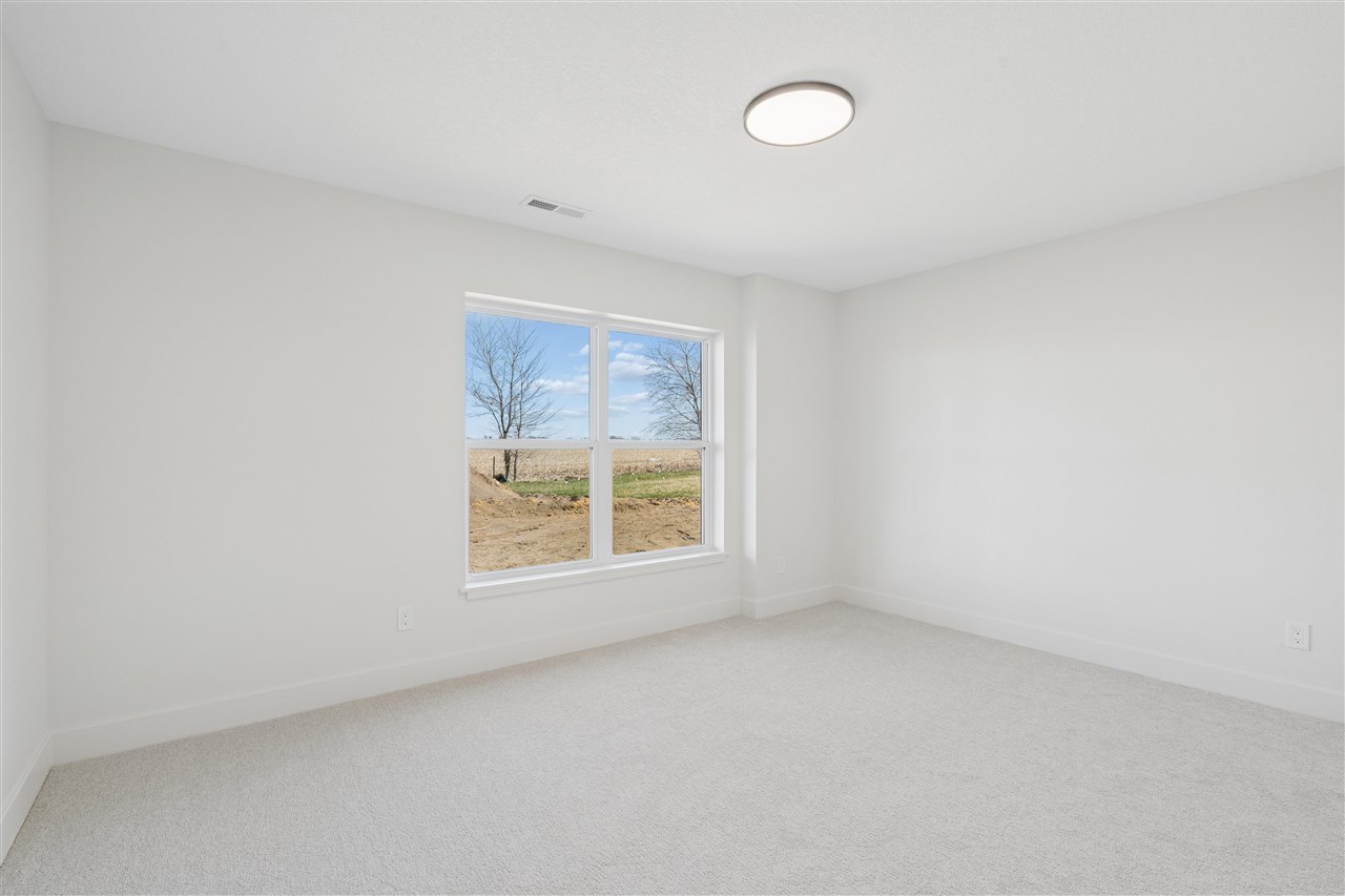 900 Crestview Drive Solon IA 52333