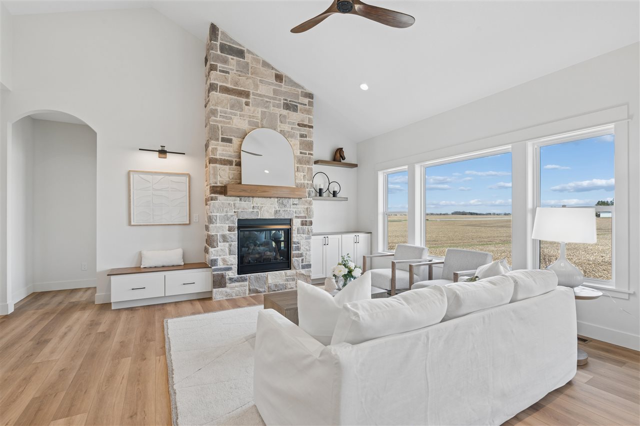 900 Crestview Drive Solon IA 52333