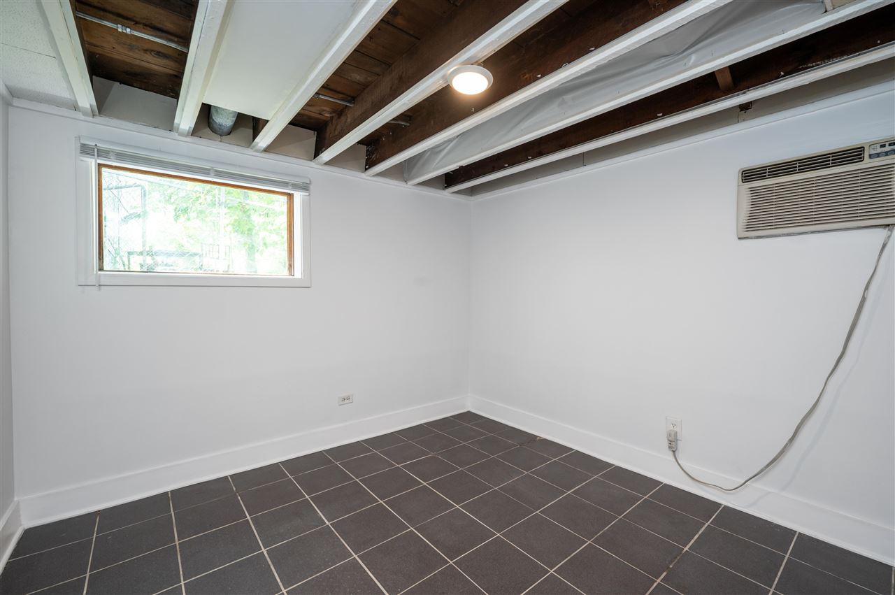 525 S Lucas Street Iowa City IA 52240