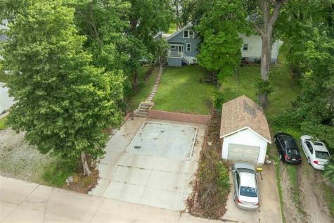 525 S Lucas Street Iowa City IA 52240