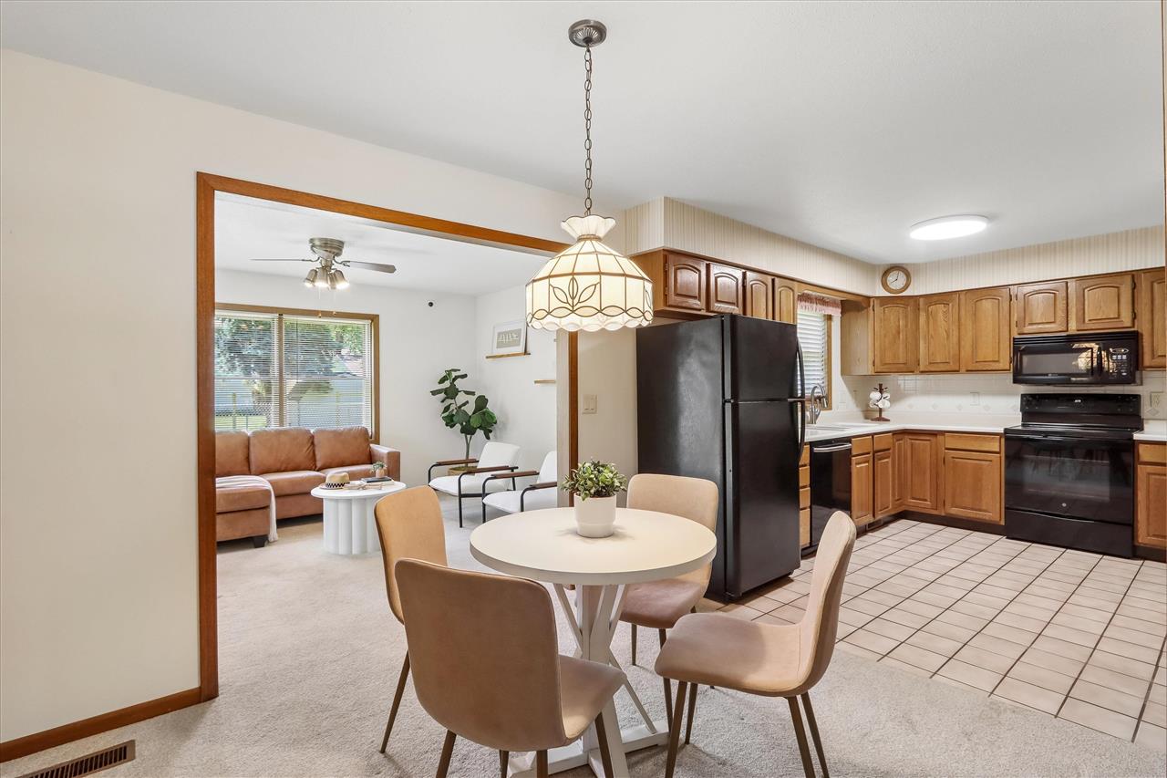1821 Sterling Court Iowa City IA 52240