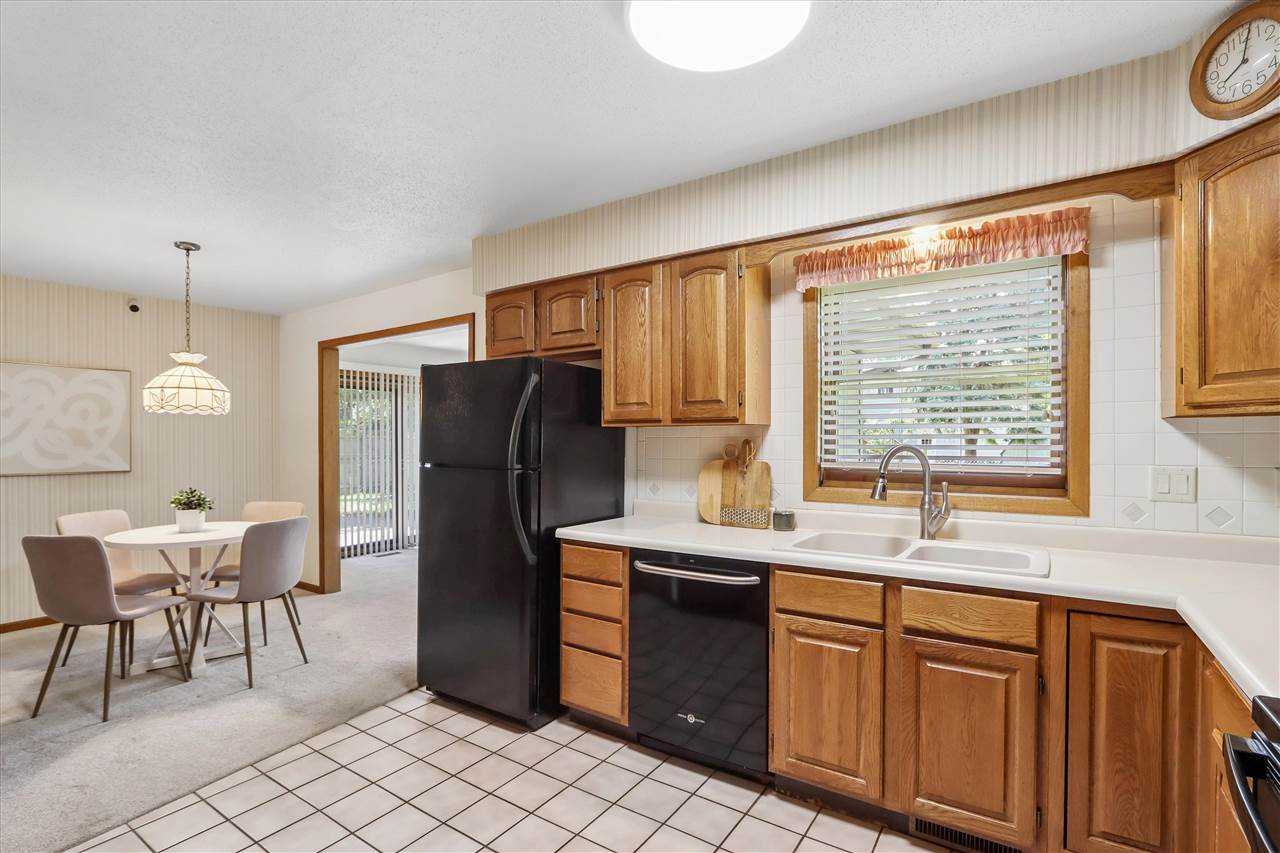 1821 Sterling Court Iowa City IA 52240