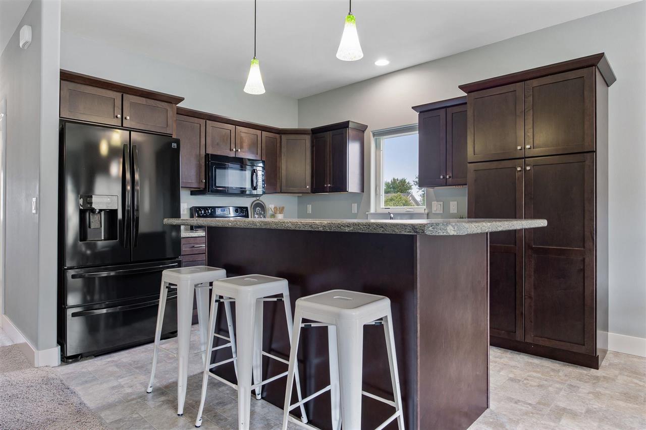 225 Ridgewood Drive Hiawatha IA 52233