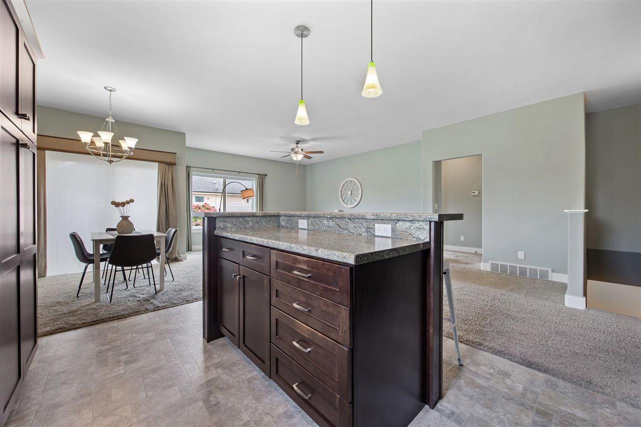 225 Ridgewood Drive Hiawatha IA 52233