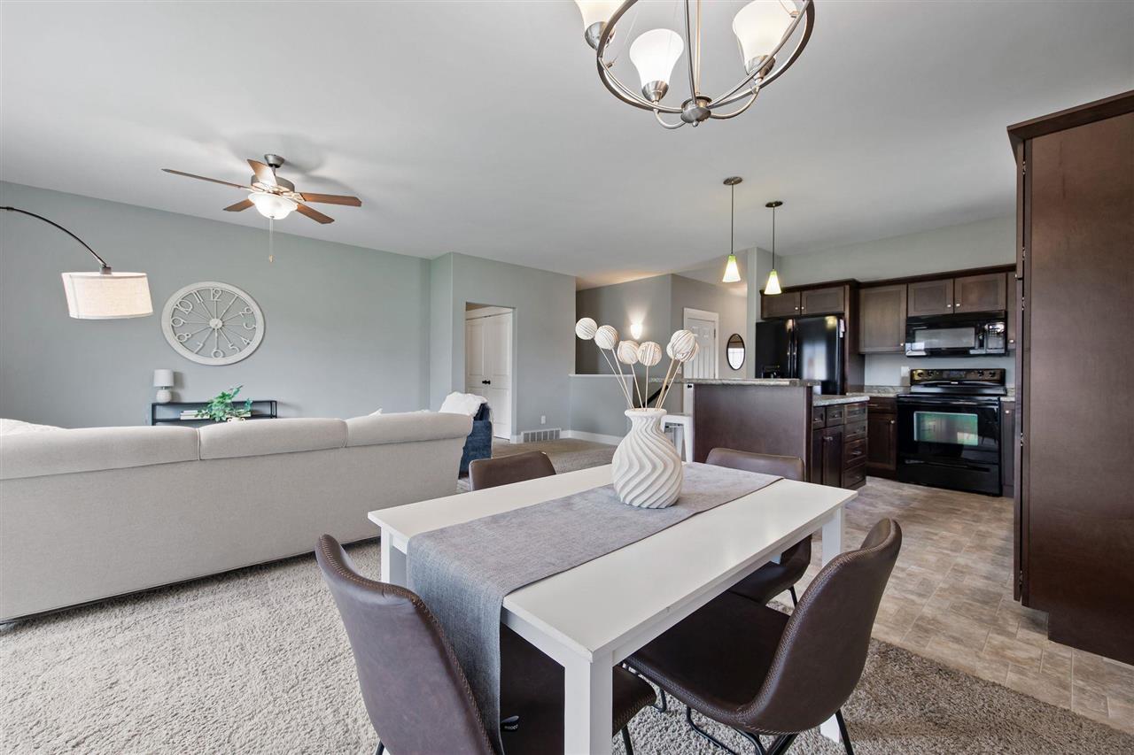 225 Ridgewood Drive Hiawatha IA 52233