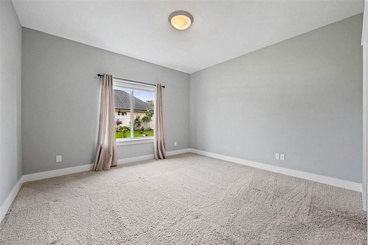 225 Ridgewood Drive Hiawatha IA 52233